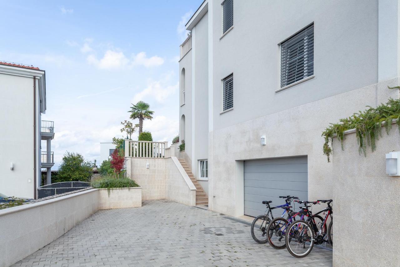 Deluxe Apartments Vila Carissa Малинска Экстерьер фото