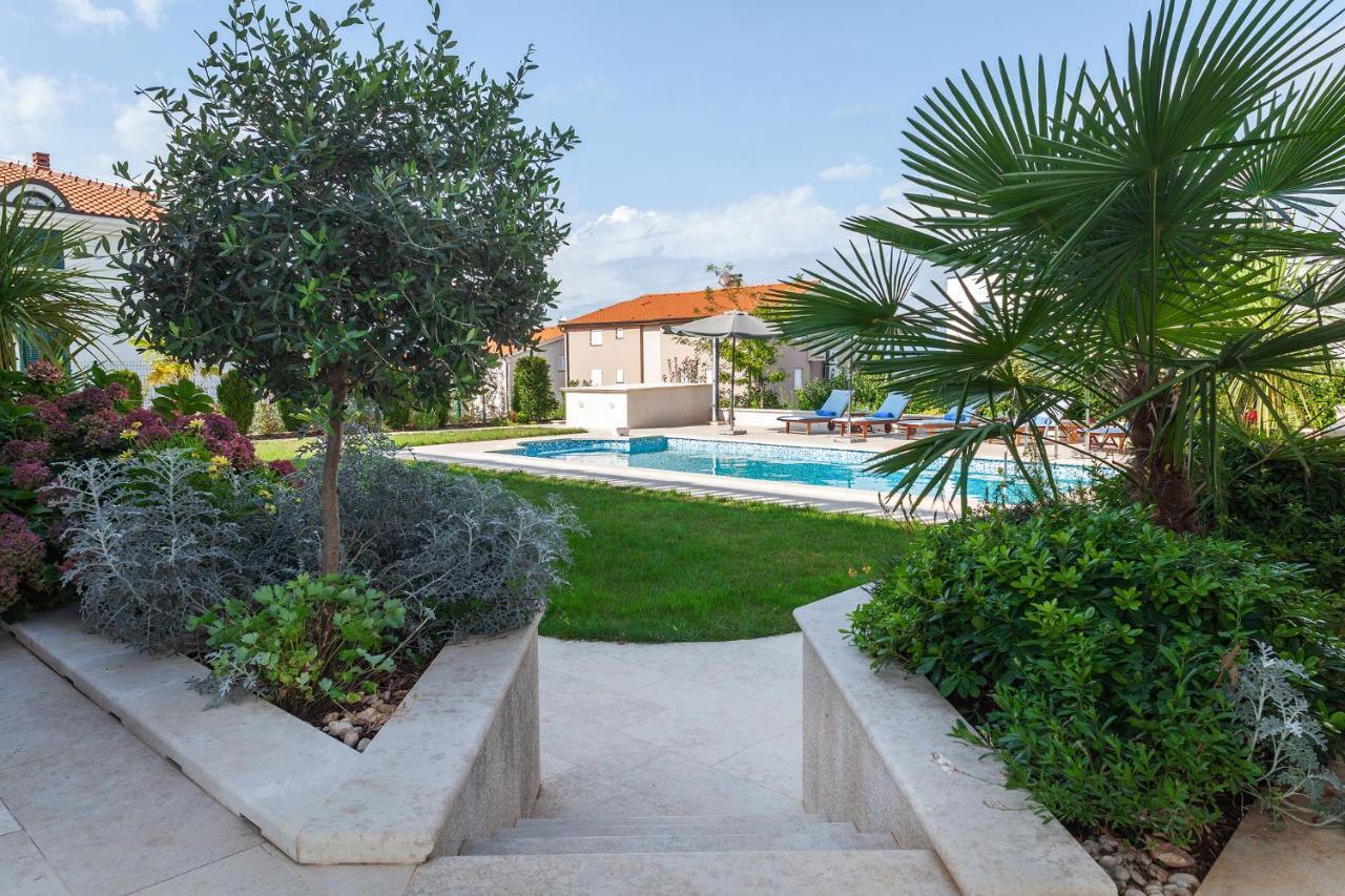 Deluxe Apartments Vila Carissa Малинска Экстерьер фото
